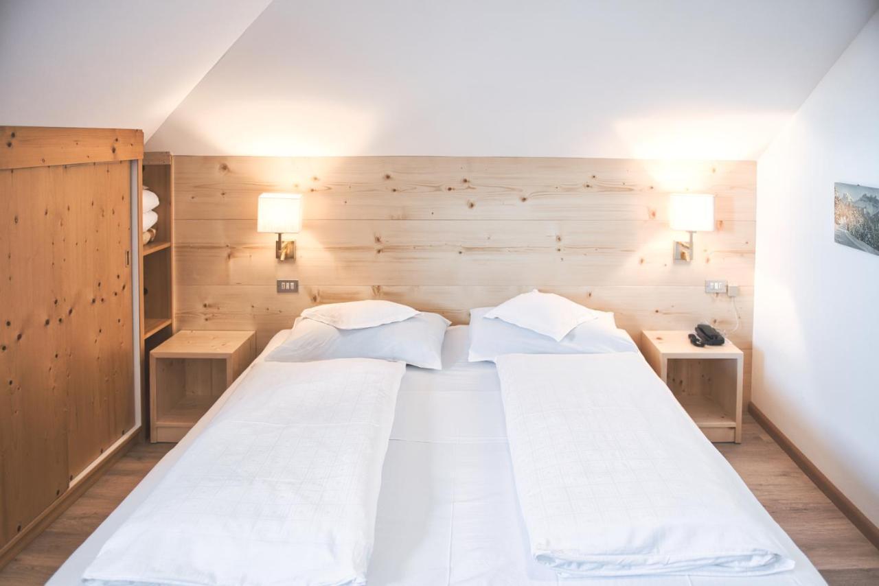 Hotel Gasthof Stern Nova Ponente Εξωτερικό φωτογραφία